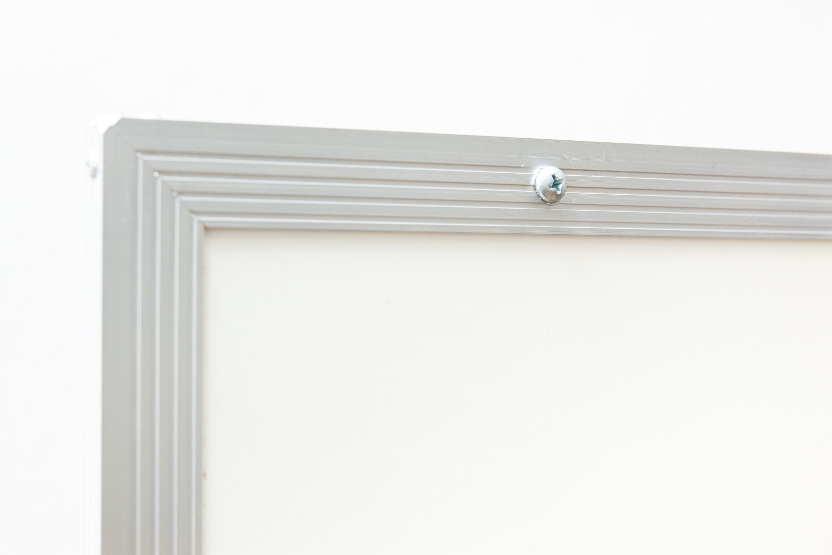 Quadro Branco Liso Reforçado Esquadria